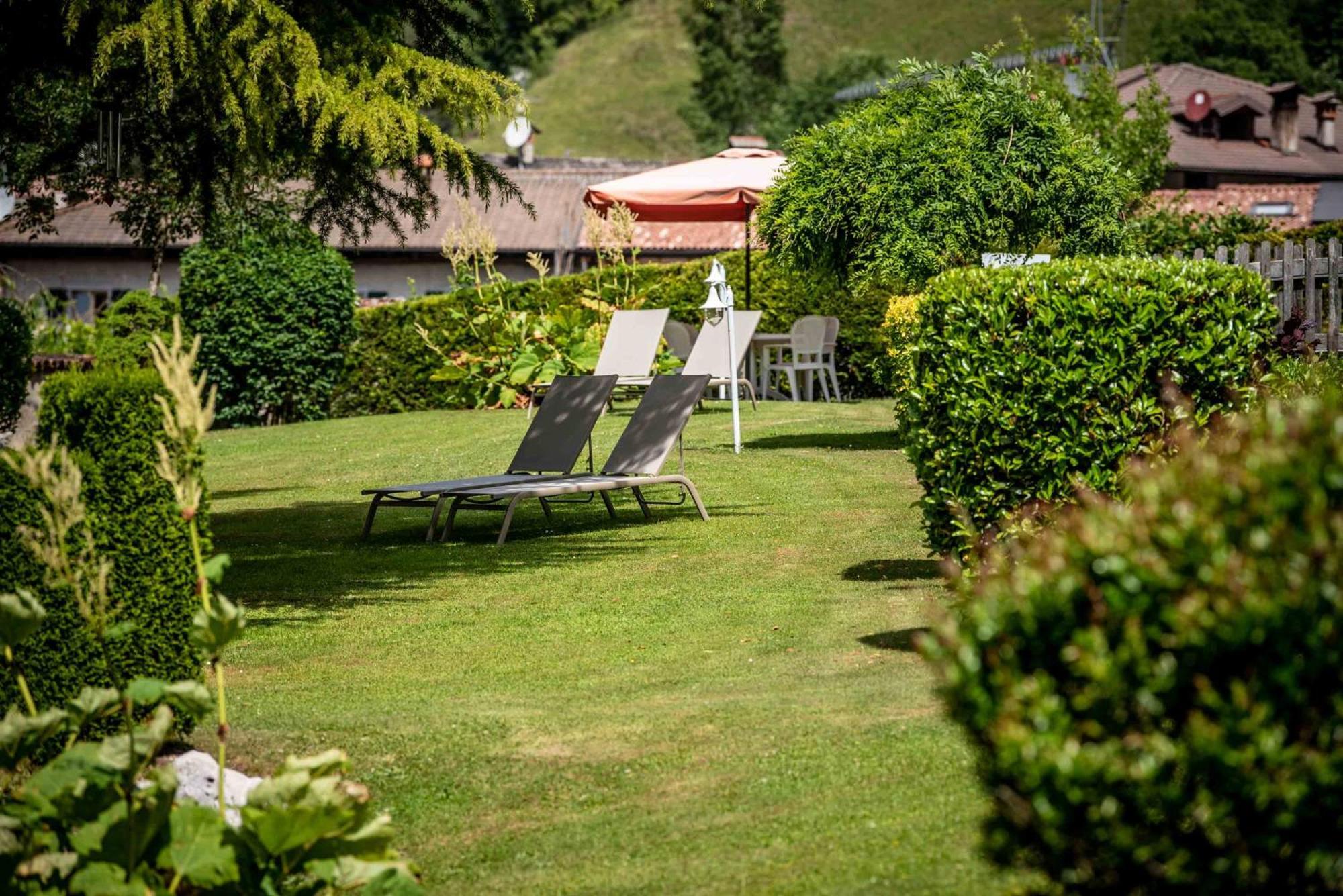 Good Life Hotel Garden ピエーヴェ・ディ・レードロ エクステリア 写真
