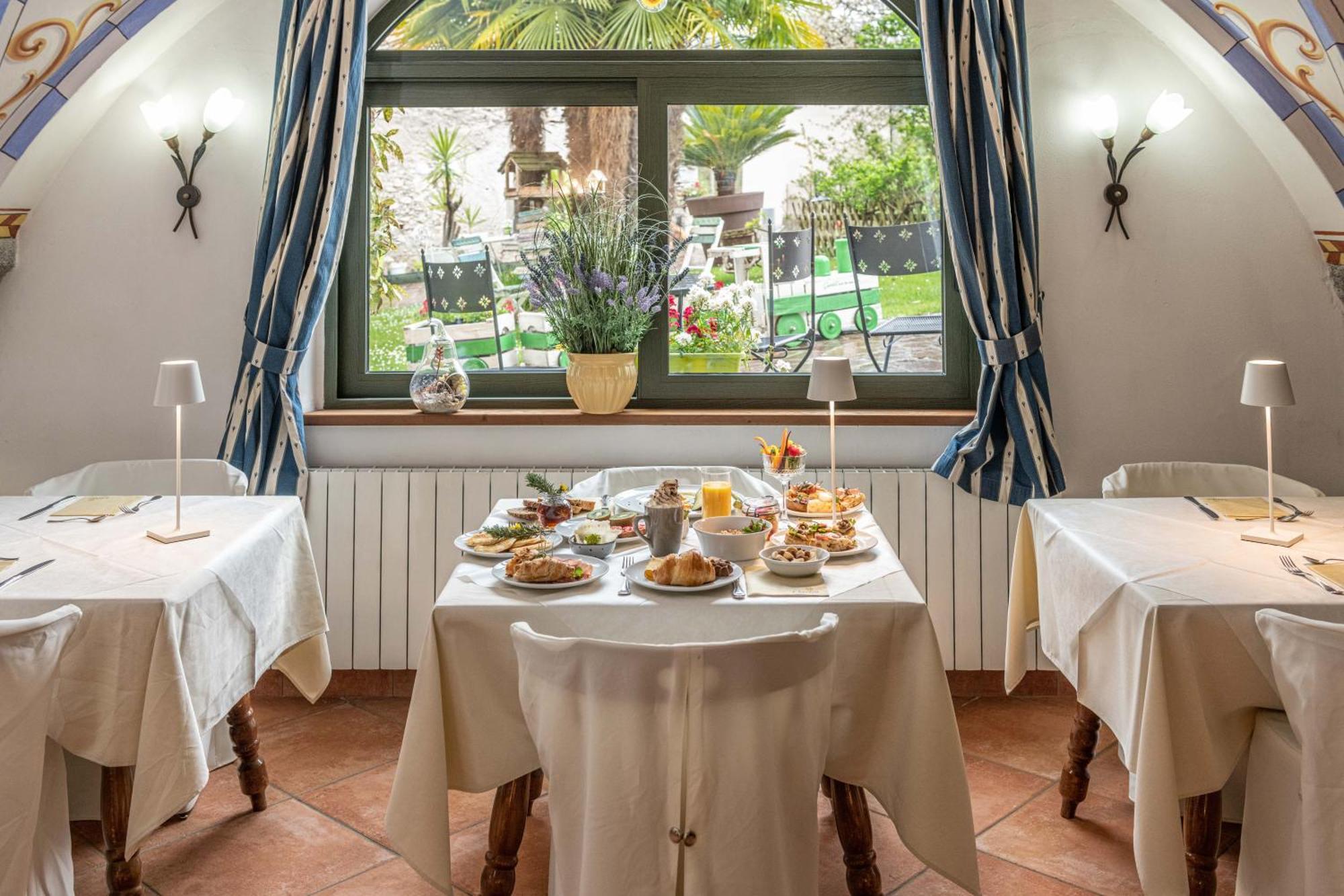 Good Life Hotel Garden ピエーヴェ・ディ・レードロ エクステリア 写真